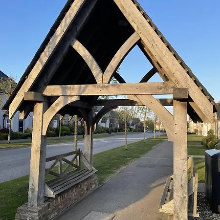 Echo - Sleeps 12 - Part Of The The Bay Village With Pool, Gym And Direct Access, Pub, Restaurant, Tennis And Meadows Walks Filey