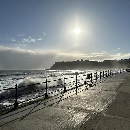 Holiday home Echo - Sleeps 12 - Part Of The The Bay Village With Pool, Gym And Direct Access, Pub, Restaurant, Tennis And Meadows Walks Filey